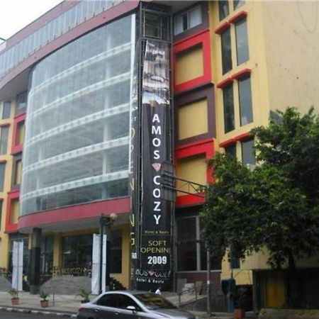 Amos Cozy Hotel Melawai Jakarta Exterior photo