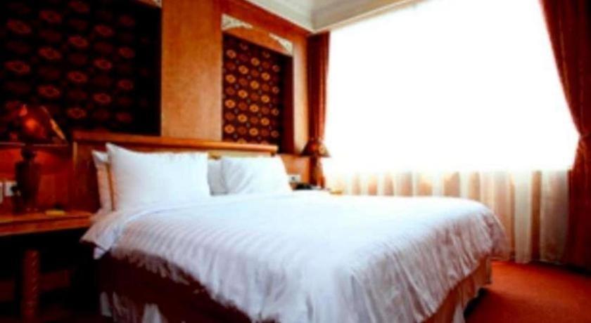 Amos Cozy Hotel Melawai Jakarta Exterior photo