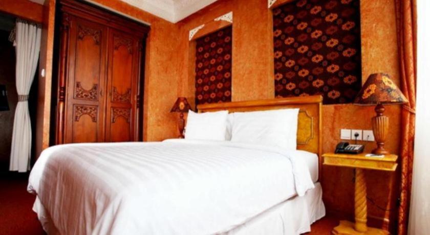 Amos Cozy Hotel Melawai Jakarta Exterior photo