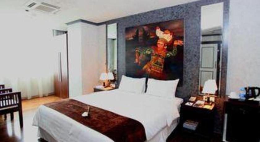 Amos Cozy Hotel Melawai Jakarta Exterior photo
