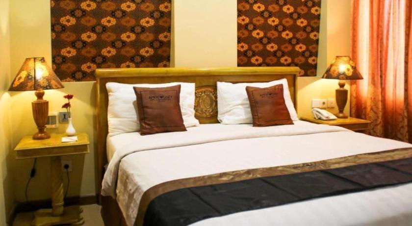 Amos Cozy Hotel Melawai Jakarta Exterior photo