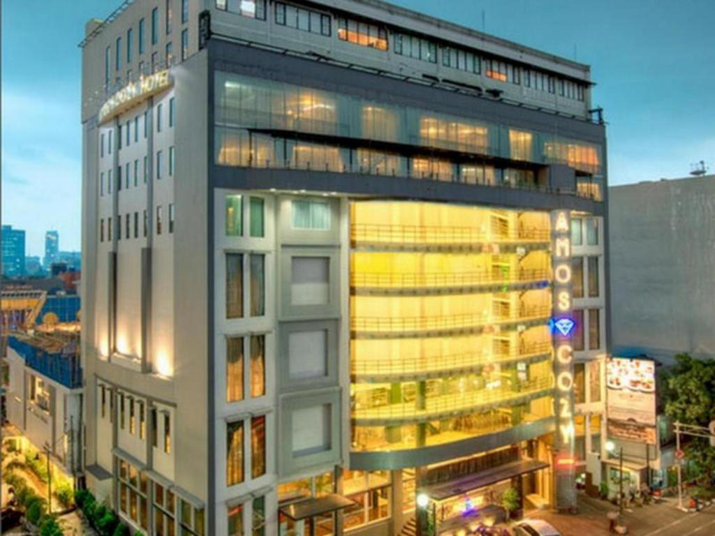 Amos Cozy Hotel Melawai Jakarta Exterior photo