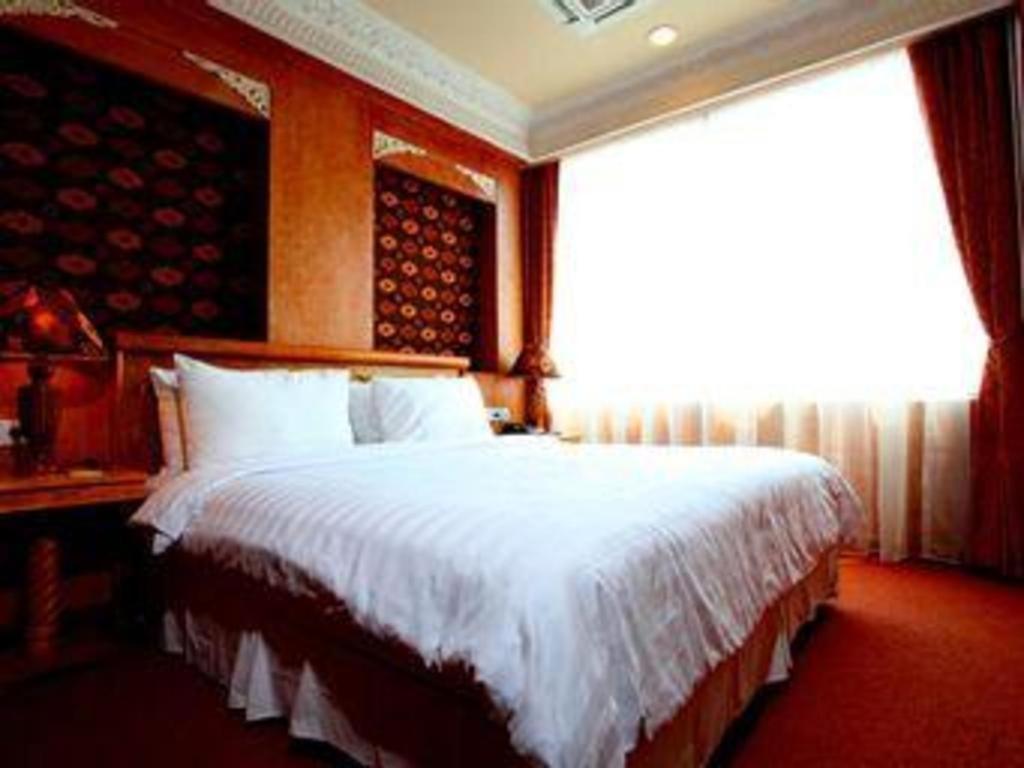 Amos Cozy Hotel Melawai Jakarta Exterior photo